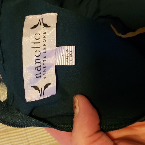 Like new stunning forest green dress.lace detail throughout - Picture 13 of 16